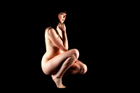 Aktposen im Knien - Kneeling nude poses